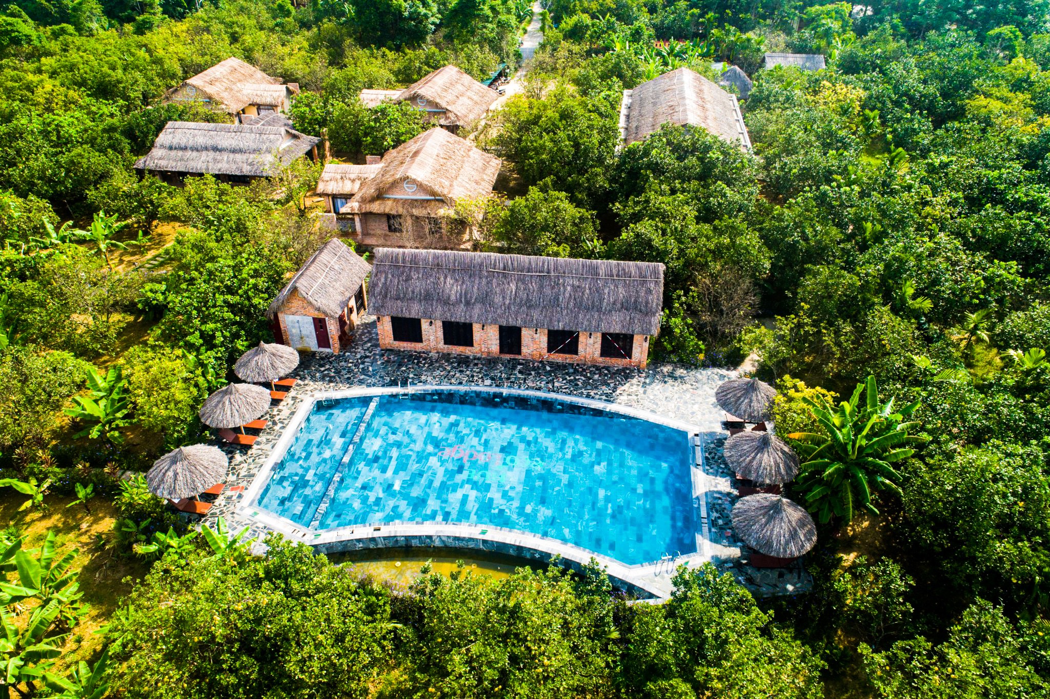 so sánh Homestay với Nhà nghỉ Hue Eco